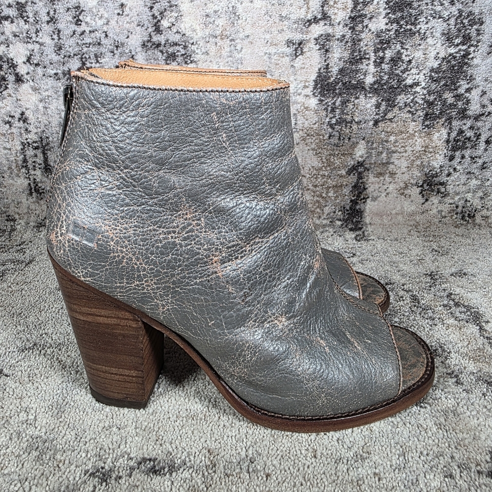 Bed Stu Women's Heels Sandals Metalic Shine Size 8.5